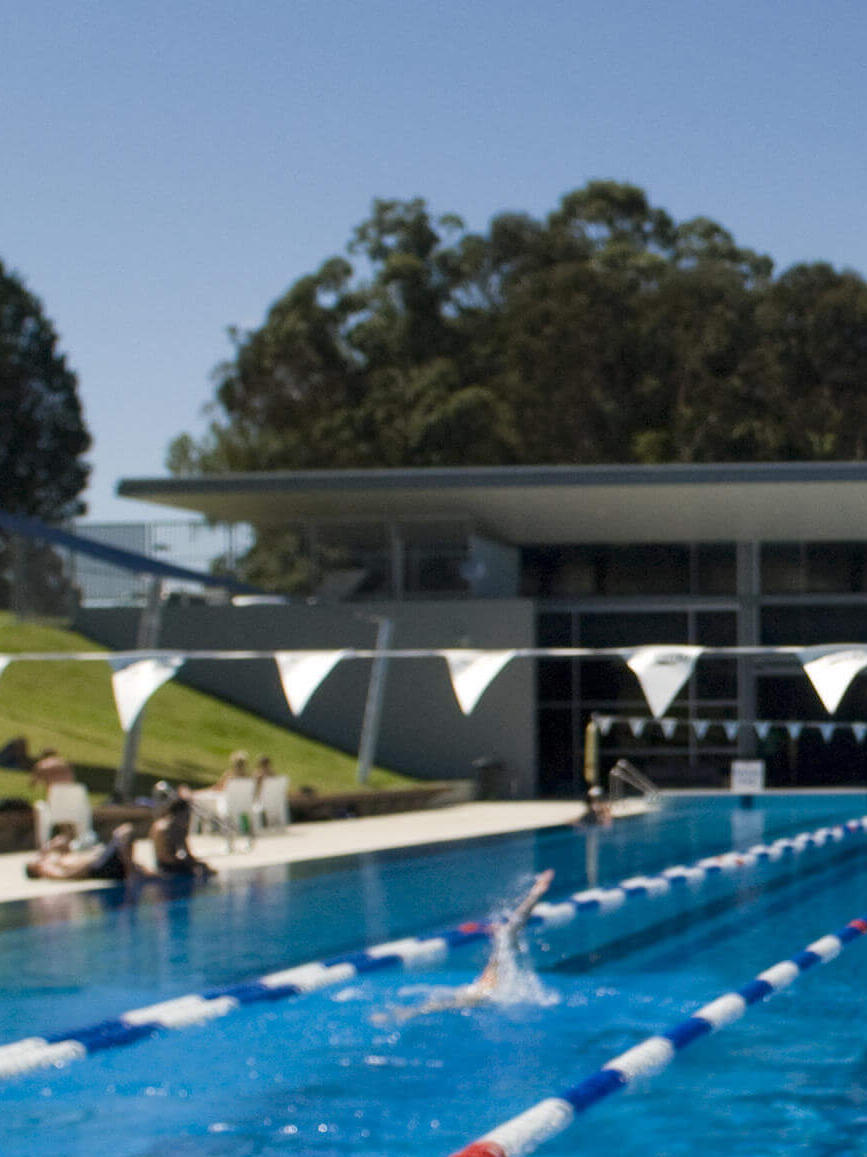 Swimming Pool auf dem Campus der Macquarie University in Sydney